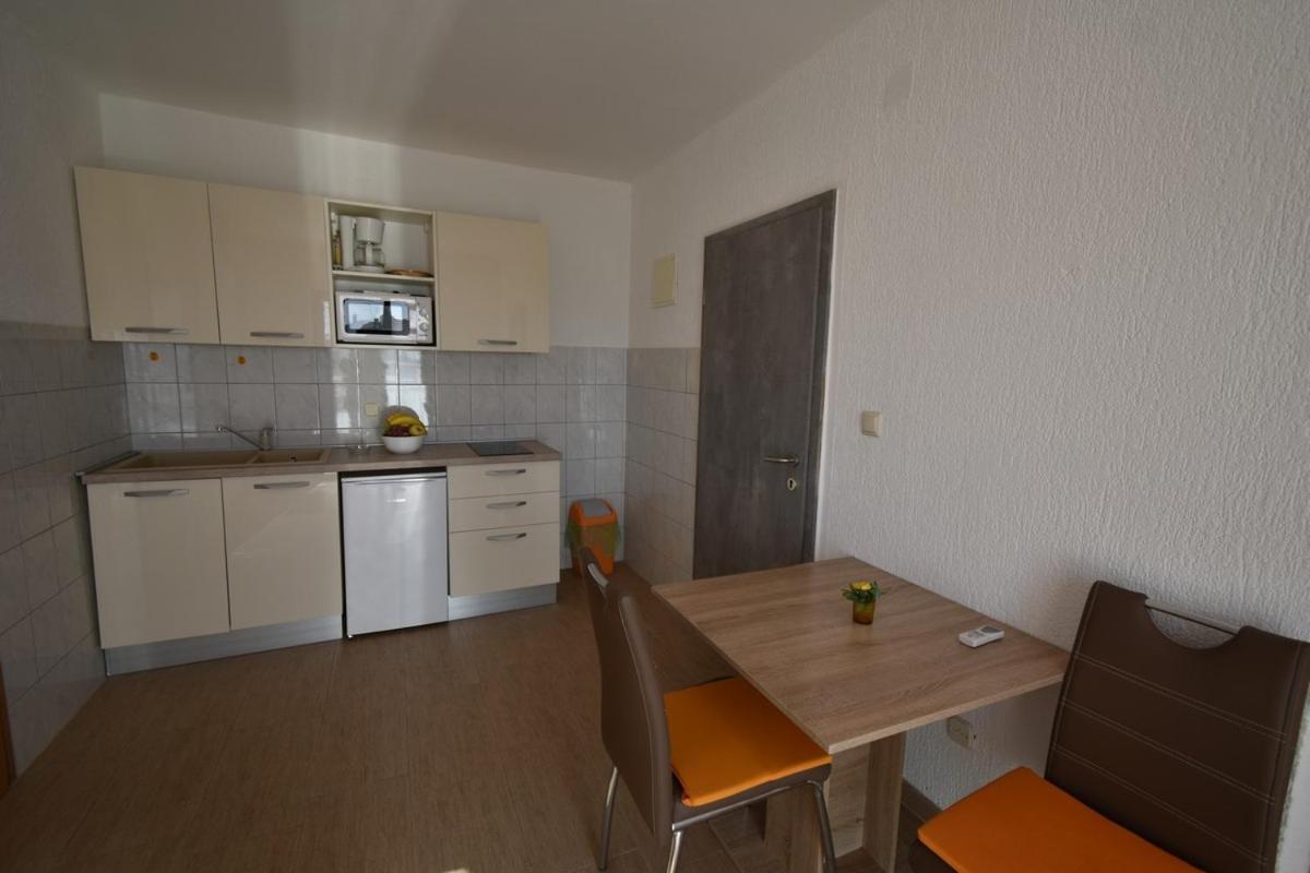 Denjak Apartments Kornić Buitenkant foto
