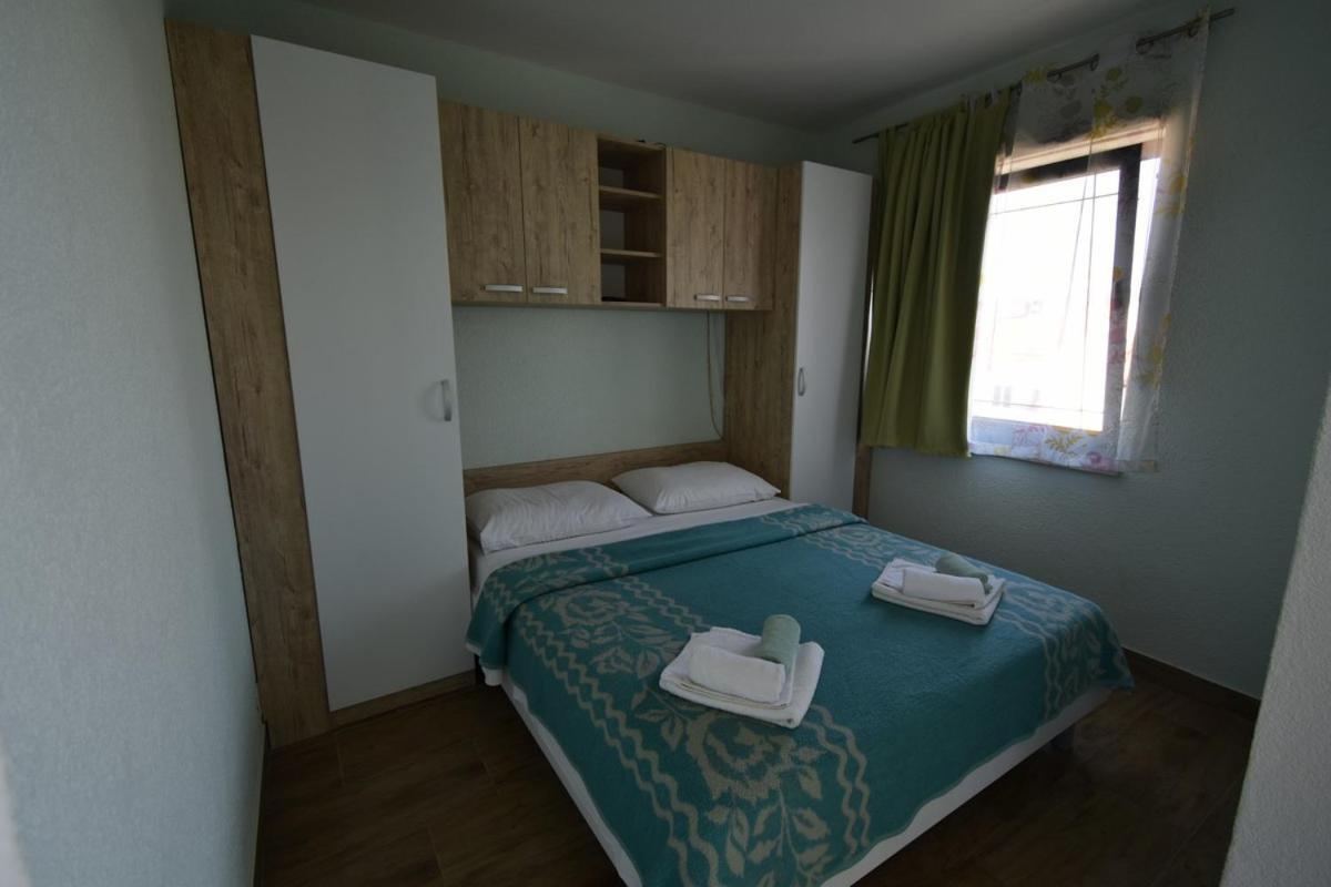 Denjak Apartments Kornić Buitenkant foto