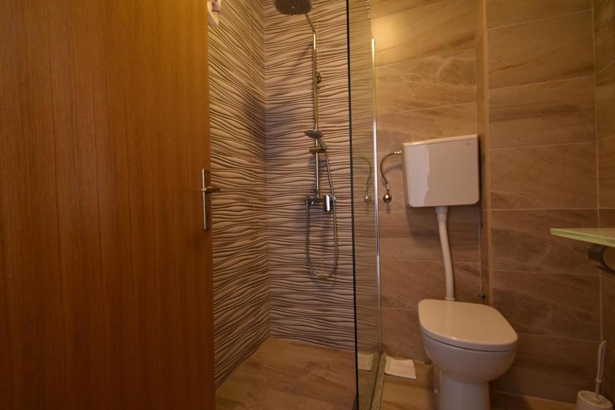 Denjak Apartments Kornić Buitenkant foto